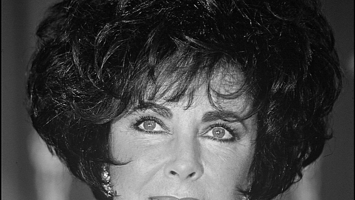 Elizabeth Taylor nie żyje - poinformowała TVN24 za telewizją ABC. Aktorka urodziła się 27 lutego 1932 w Hampstead w Wielkiej Brytanii, zmarła w wieku 79 lat.