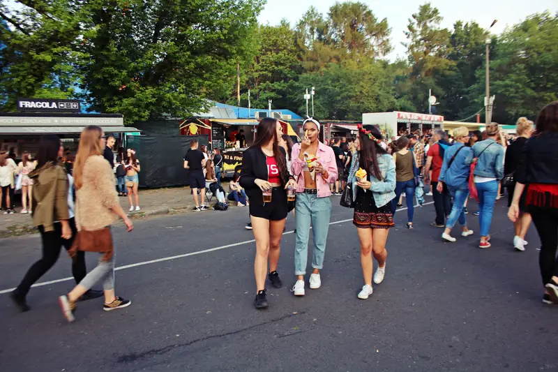 Na głodnych czekały foodtrucki