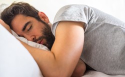 Polscy naukowcy odkryli, dlaczego w nocy zgrzytamy zębami