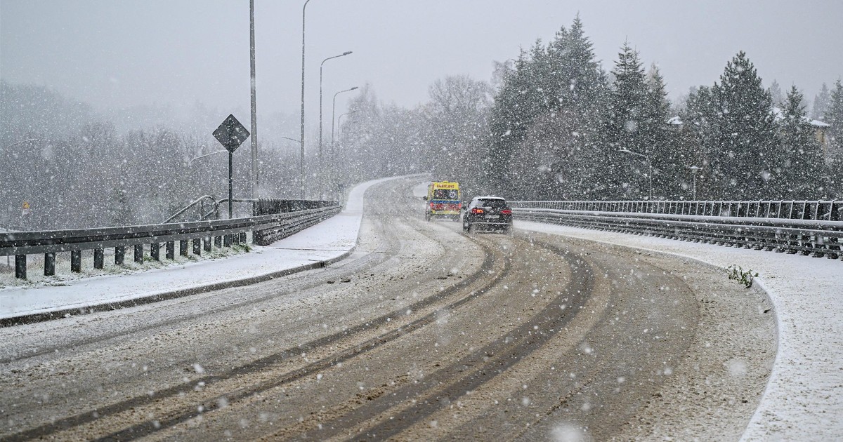 Zima uderzy z wielką siłą. Śnieg zasypie połowę kraju. Zrobi się niebezpiecznie zwłaszcza w tych regionach.