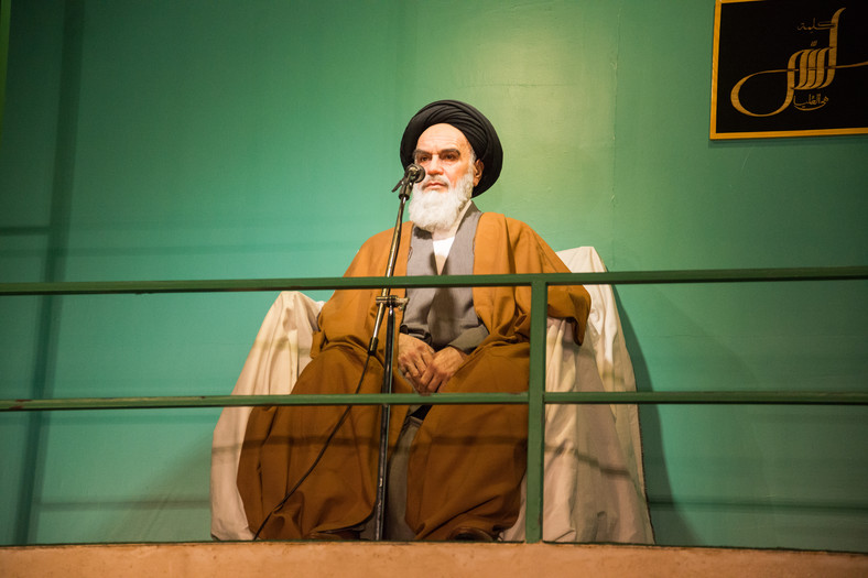 Ajatollah Chomeini, woskowa figura w muzeum w Teheranie