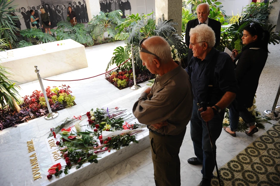 Poslednja počast u Kući cveća