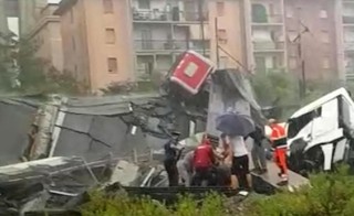 Włochy: Runął wiadukt na autostradzie. Rośnie liczba ofiar