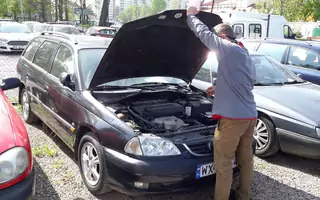 Tanie auto na dojazdy do pracy! Sprawdzamy co warto kupić za 3-5 tys. zł