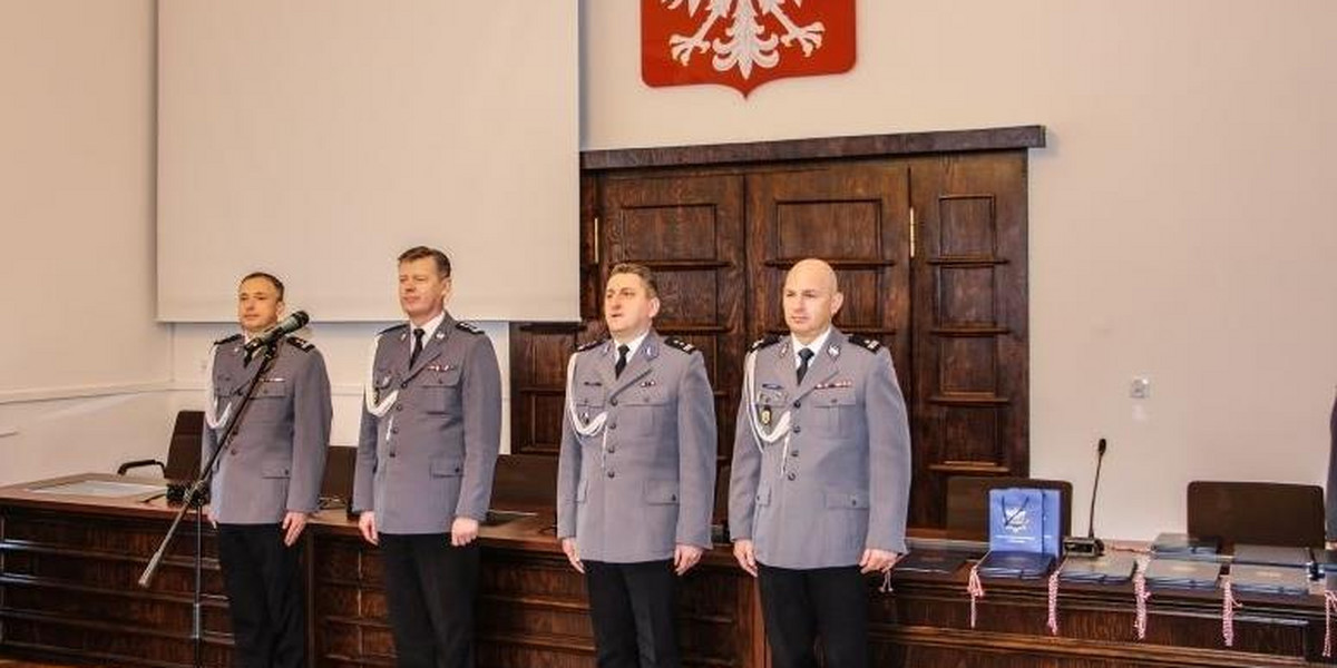 Policja zorganizowała imprezę, mimo zakazu