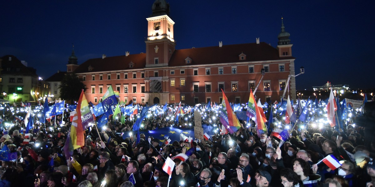 Prounijne manifestacje w całej Polsce. Padły mocne słowa, choć próbowano je zagłuszyć