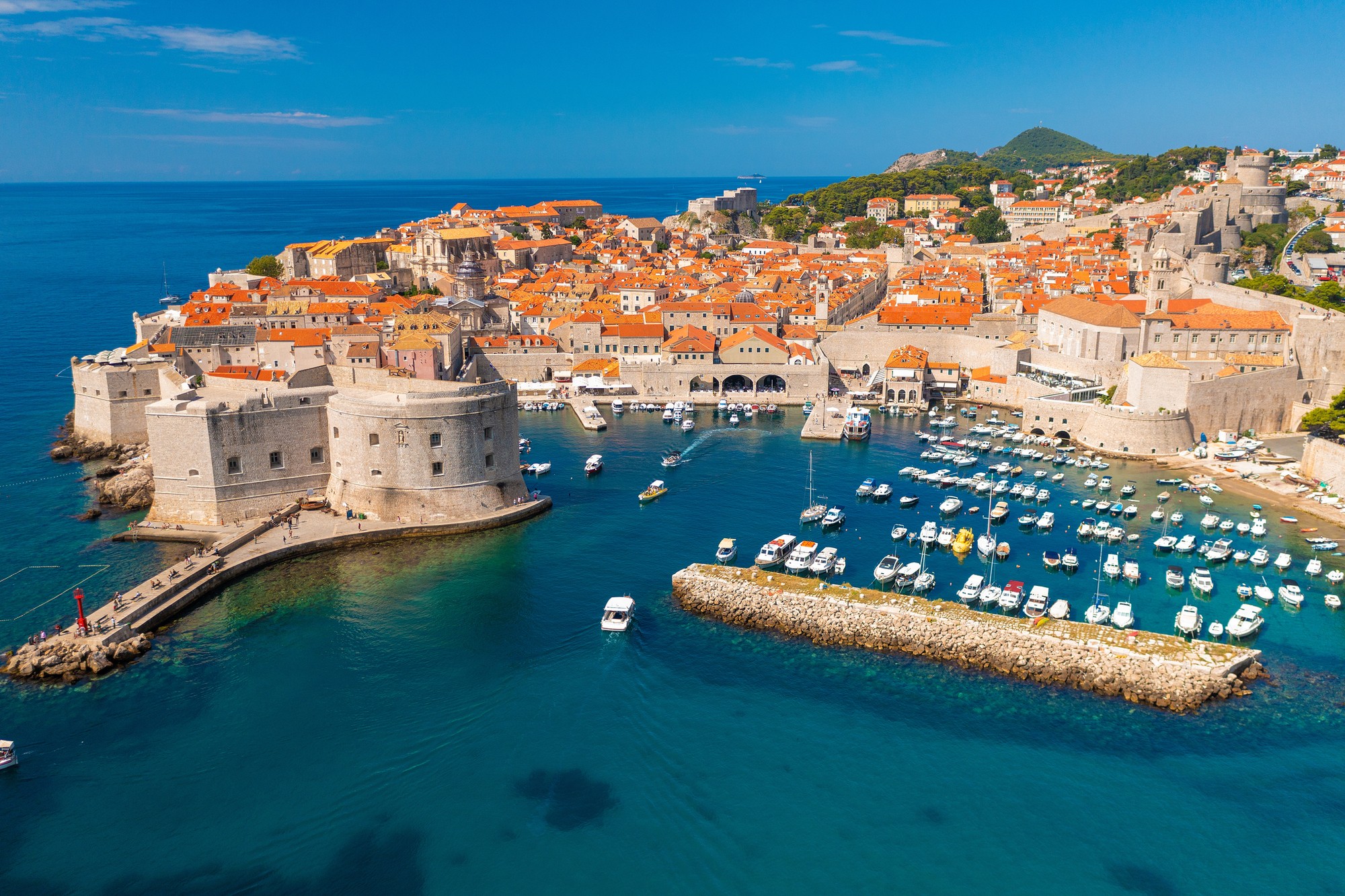 Dubrovník je populárnym chorvátskym letoviskom (ilustračné foto).