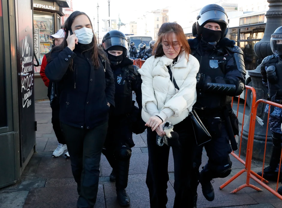 Protest u Sankt Peterburgu zbog napada Rusije na Ukrajinu