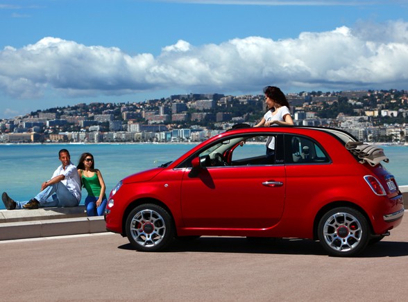 Wreszcie jest cały i zdrowy! Nowy Fiat 500C, kabriolecik, który wraca po przeszło pół wieku nieobecności