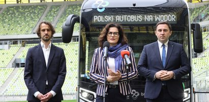 Ale technika! Ten autobus nie emituje spalin i oczyszcza powietrze. W Gdańsku przez tydzień będzie na testach