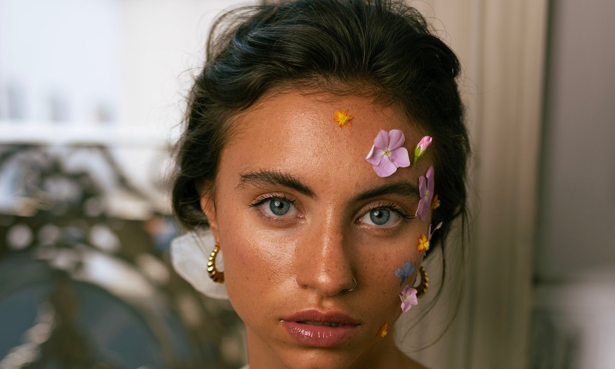 Maska i peeling w jednym sprawia, iż skóra wygląda jak po 8h snu – choćby jeżeli spałaś tylko trzy