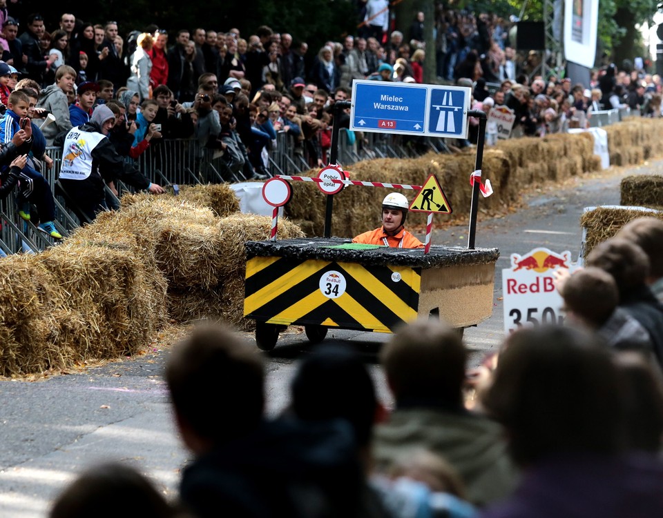 WARSZAWA II WYŚCIG MYDELNICZEK RED BULL