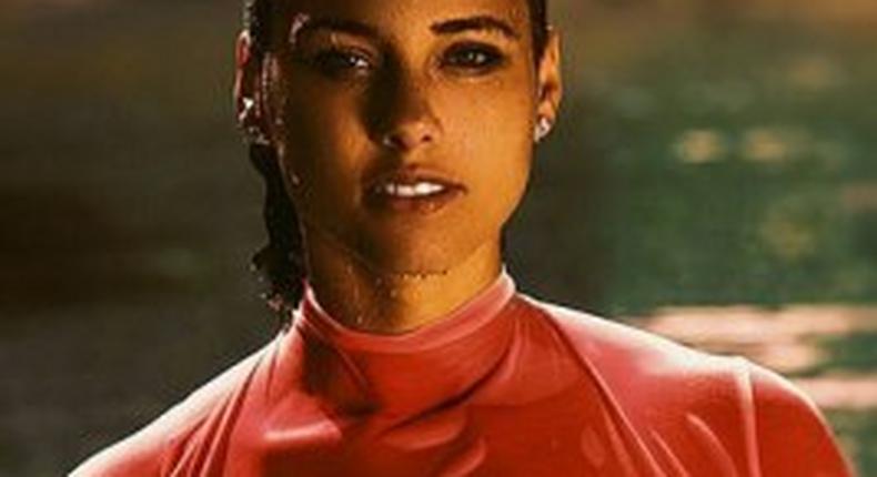 Alicia Key in recreated classic photo of Trinidad model, Sintra Arunte-Bronte