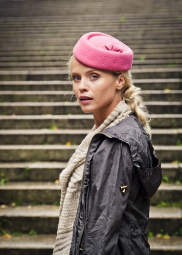 Blogerka Anna Skura w kampanii promocyjnej marki HatHat na sezon jesień/zima 2012/2013