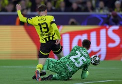 Szczęsny wpadł w rywala jak dzik w żołędzie. Fatalna interwencja bramkarza Barcelony