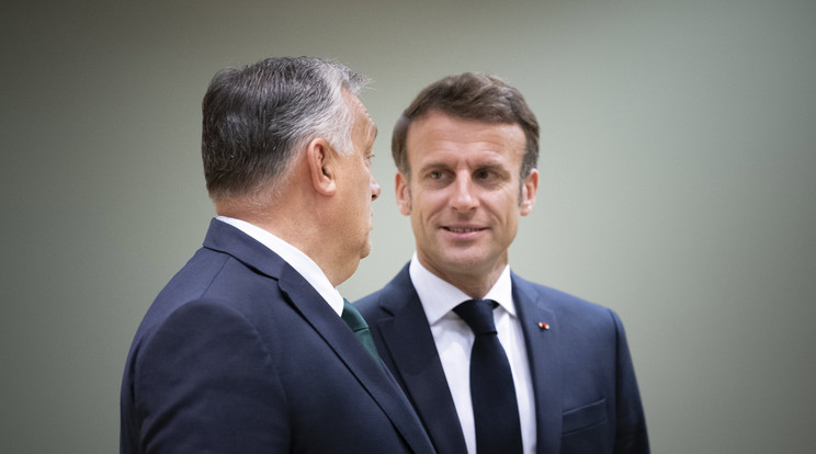 Orbán Viktor magyar kormányfő (b) és Emmanuel Macron francia államfő /Fotó: MTI/Miniszterelnöki Sajtóiroda/Benko Vivien Cher