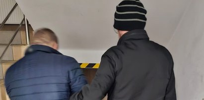 Z trzema promilami we krwi negocjował z policją. Wyjął złotą bransoletkę