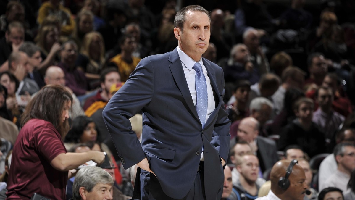 Zwolniony w styczniu bieżącego roku z funkcji szkoleniowca Cleveland Cavaliers David Blatt powraca na trenerską ławkę. Zdaniem izraelskich i tureckich mediów Amerykanin od nowego sezonu obejmie Darussafakę Dogus.