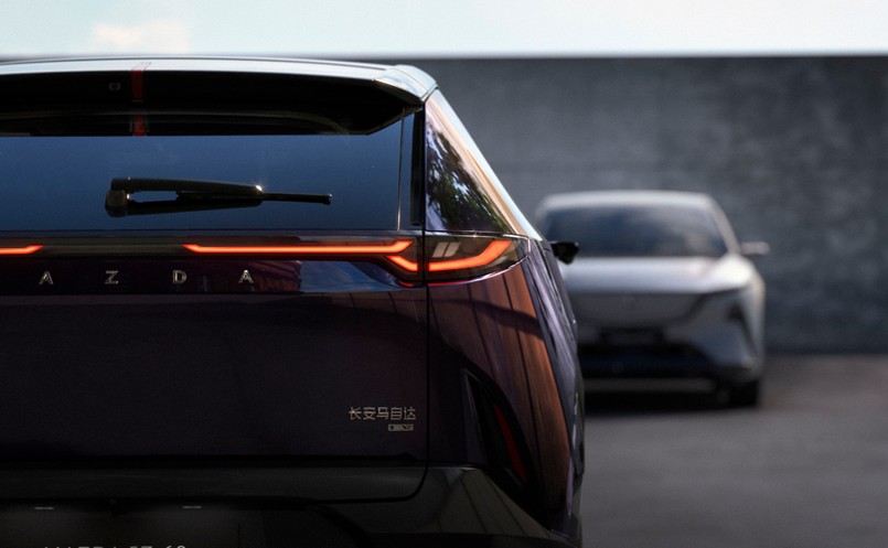 Nowa Mazda EZ-60