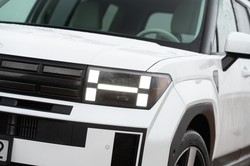 Nowy SUV zaskakuje stylem. Pod maską hybryda i napęd 4x4