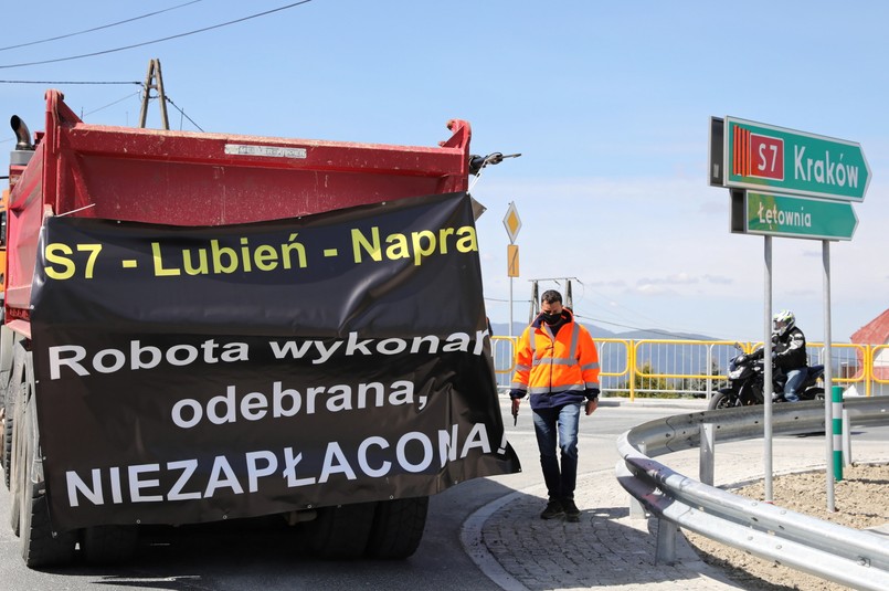 Protest podwykonawców budowy odcinka drogi S7 Lubień-Naprawa na Zakopiance