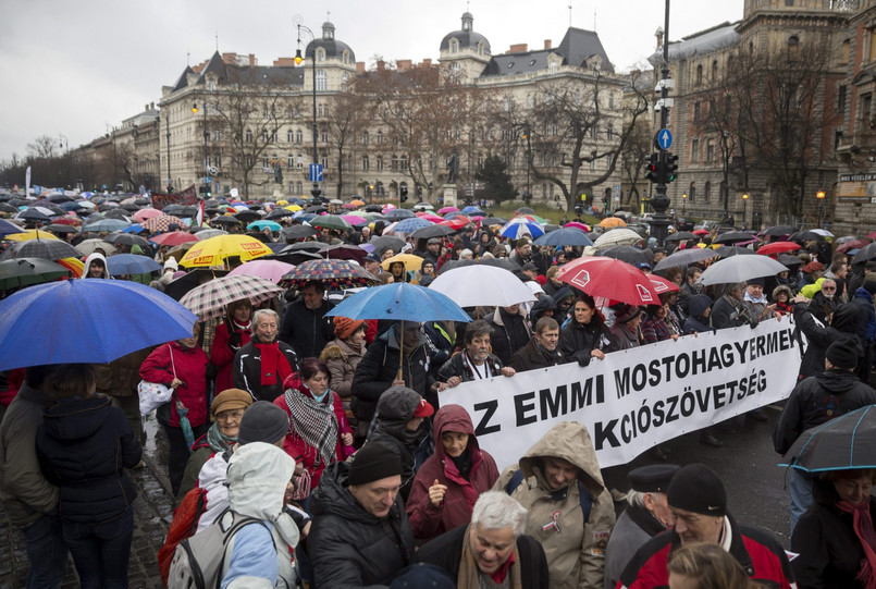 Węgry: Masowy protest nauczycieli