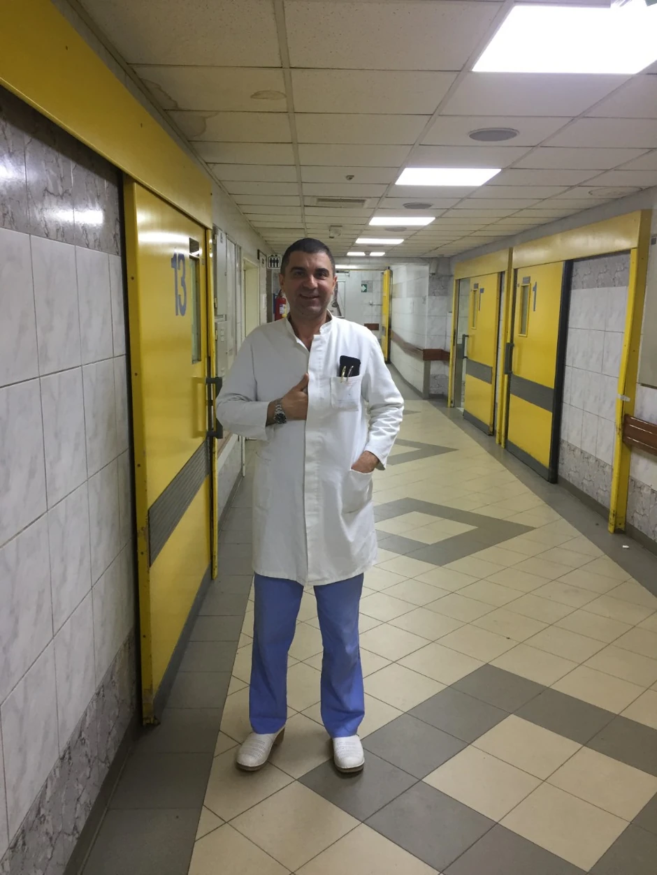 Dr Arsenijević trčao kroz hodnik