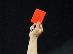 Spowiedź sędziego pogrąży słynnego trenera. Zobacz wideo