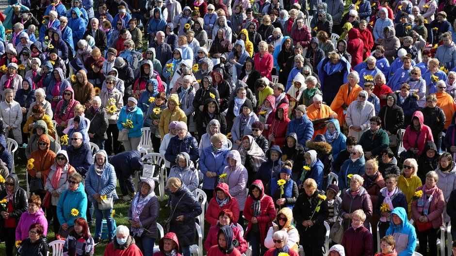 Ponad 1,6 mln pielgrzymów na Jasnej Górze n/z Pielgrzymka kobiet po chorobie nowotworowej piersi