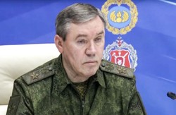 "Zaginiony" szef rosyjskich sił zbrojnych pojawił się w Awdijiwce. Wręczył nagrody