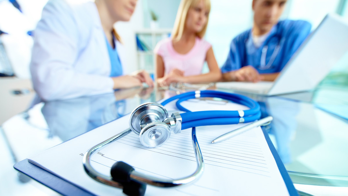 Brytyjska służba zdrowia wprowadzi formalne sprawdziany z języka angielskiego dla pracujących na Wyspach lekarzy z innych państw Unii Europejskiej.