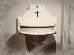 Naukowcy zbadali wodę święconą. Przerażające wyniki