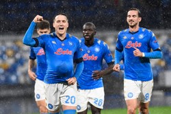 Zieliński strzelił gola Realowi Sociedad. Napoli w 1/16 Ligi Europy [WYNIKI i TABELE]