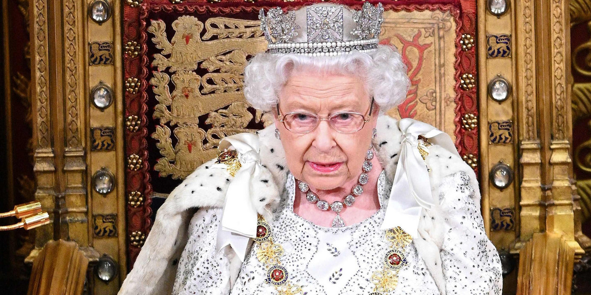 Brytyjczycy drżą o zdrowie królowej. 