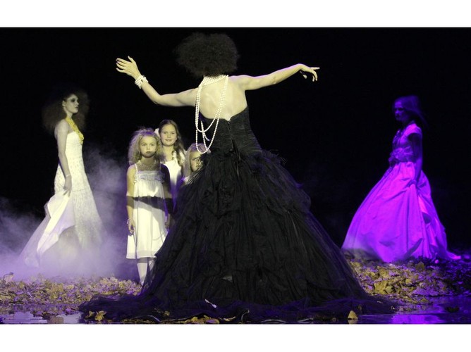 Upiorna panna młoda – niezwykły pokaz mody ślubnej na Off Fashion w Kielcach