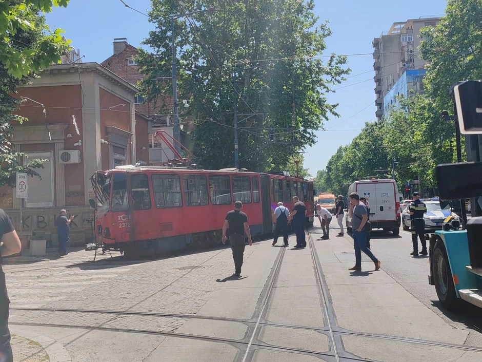 Izvlačenje tramvaja 