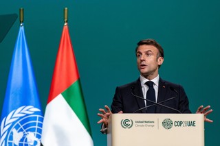 Macron upomina Izrael i ostrzega przed 10-letnią wojną