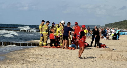 Dramatyczne sceny nad morzem. Starszy pan umierał na plaży