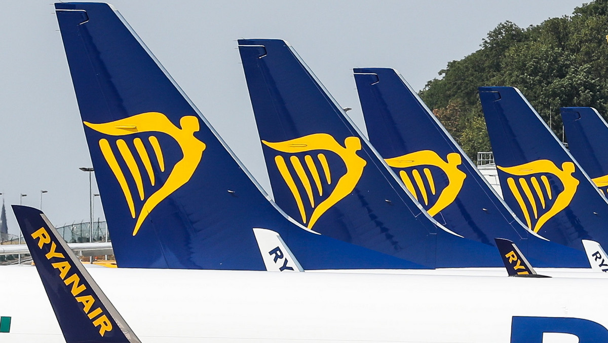 W drugim dniu strajku personelu kabinowego irlandzkich tanich linii lotniczych Ryanair odwołane połączenia zmusiły do zmiany planów dziesiątki tysięcy pasażerów. Pracownicy żądają, by w całej Europie ich umowy opierały się o prawo lokalne, a nie irlandzkie.
