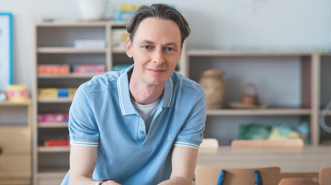 Bobori Gyula több mint húsz éve dolgozik óvodapedagógusként | Felső FRED PERRY – VAN GRAAF Farmer LEVI’S