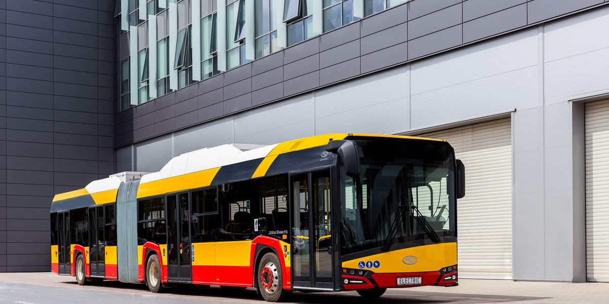 Według wskazań Parlamentu Europejskiego w 2025 roku połowa nowych miejskich autobusów powinna mieć napęd elektryczny, a w 2030 roku autobusy elektryczne mają stanowić już 75 proc. zakupów. Dziś po europejskich drogach jeździ niecałe 4 000 autobusów napędzanych energią elektryczną. 