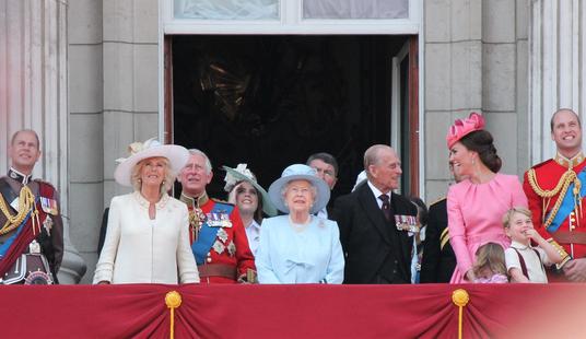 Wydarzenia z udziałem brytyjskiej rodziny królewskiej cieszą się ogromną popularnością 