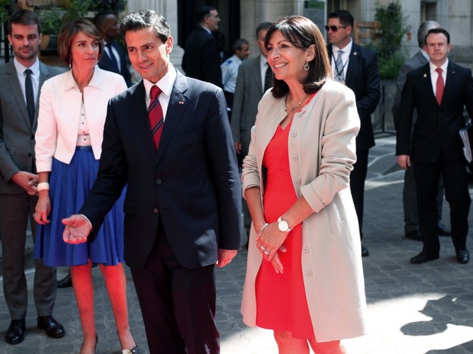 Burmistrz Paryża Anne Hidalgo i prezydent Meksyku Enrique Peña Nieto