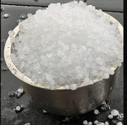 Gwałtowne burze i grad nad Polską. "Bombardowanie gradem"