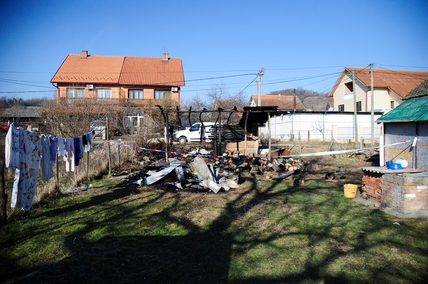 Izgorela šupa u kojoj su se nalazila drva za ogrev