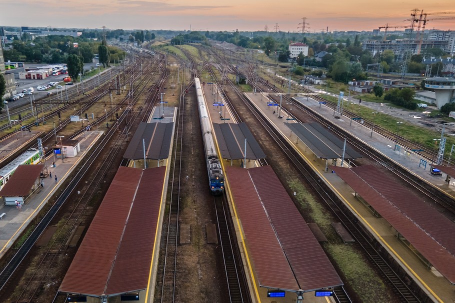 Warszawa Zachodnia, jeden z największych dworców kolejowych i autobusowych w Polsce