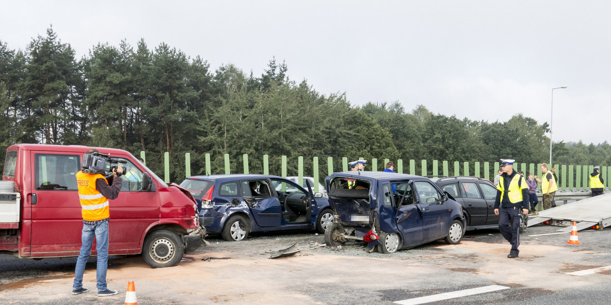 Zderzenie tira i 10 samochodów osobowych na A-4 w Gliwicach.