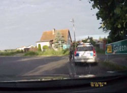 Tak kierowca dał nauczkę... policjantowi! Zobacz amatorskie wideo