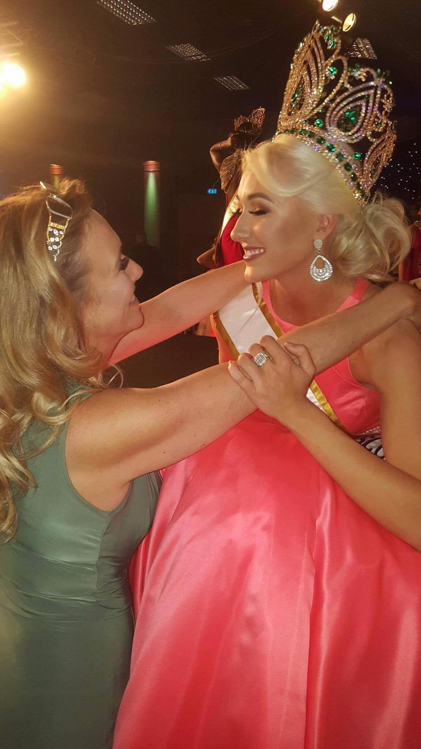 Wielka Brytania. 55-letnia Laurie Meisak wzięła udział w konkursie piękności razem ze swoją córką Amy