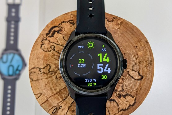 TicWatch Pro 5. Smartwatch z WearOS może długo działać [TESTUJEMY]